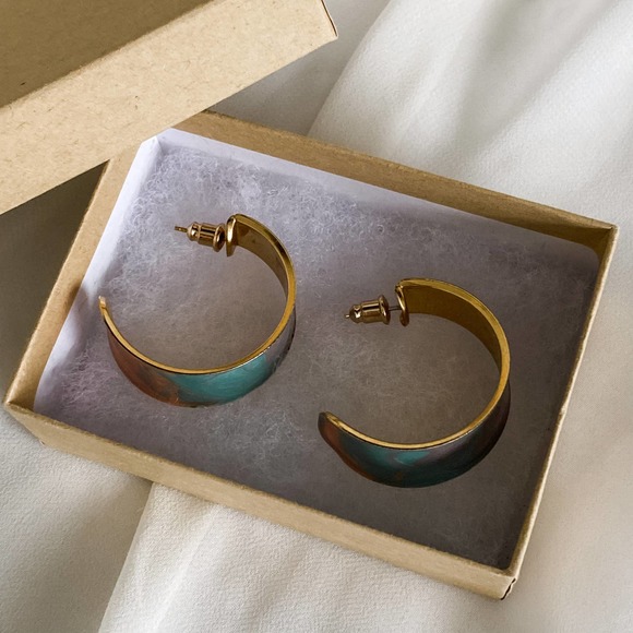 VTG Painted Swirl Wide Hoop Earrings - Picture 5 of 9